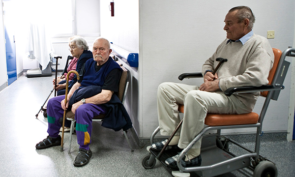 A&E_wait-Alamy.jpg